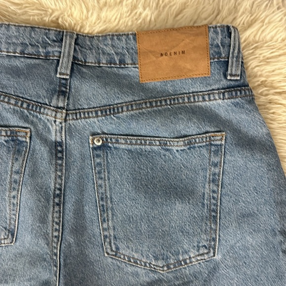 High Waist Jeans - Picture 4 of 4